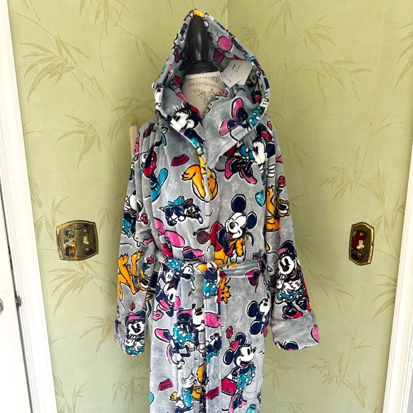 VERA BRADLEY DISNEY HOODED FLEECE ROBE:NWT MICKEY MOUSE FAMILY FUN L/XL - Picture 1 of 15